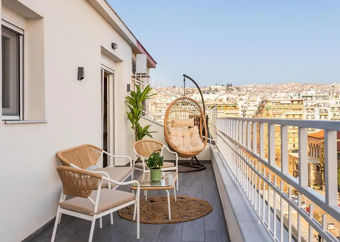Mirror Luxury Central Penthouse By Binobi!